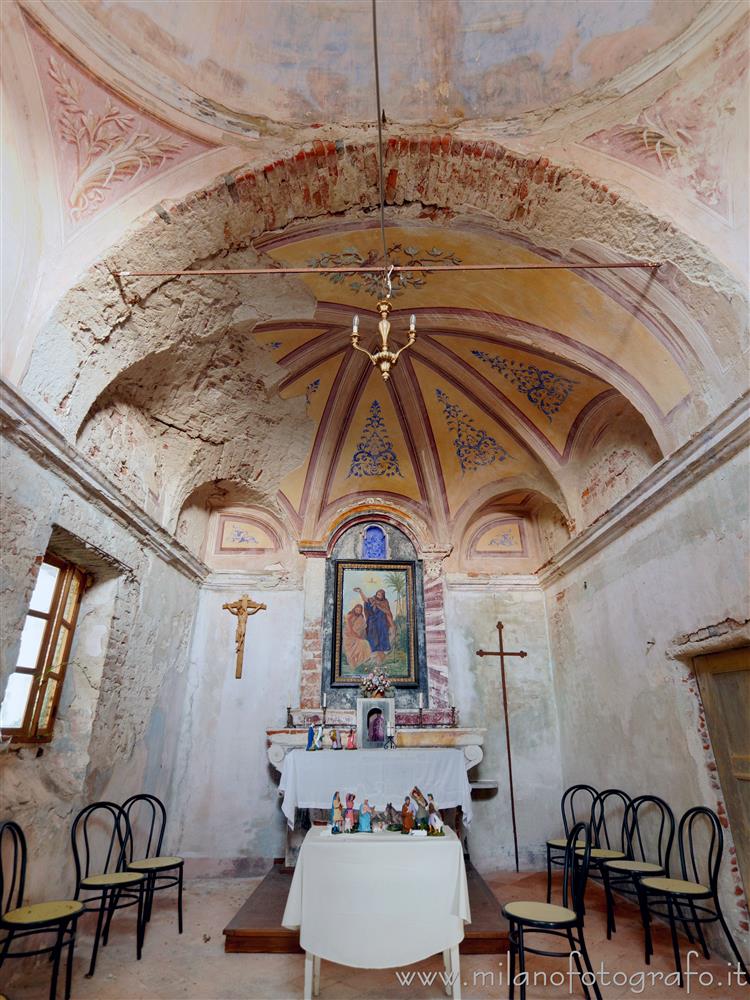 Cossato (Biella) - Interno della cappella di San Giovanni nel Castello di Castellengo